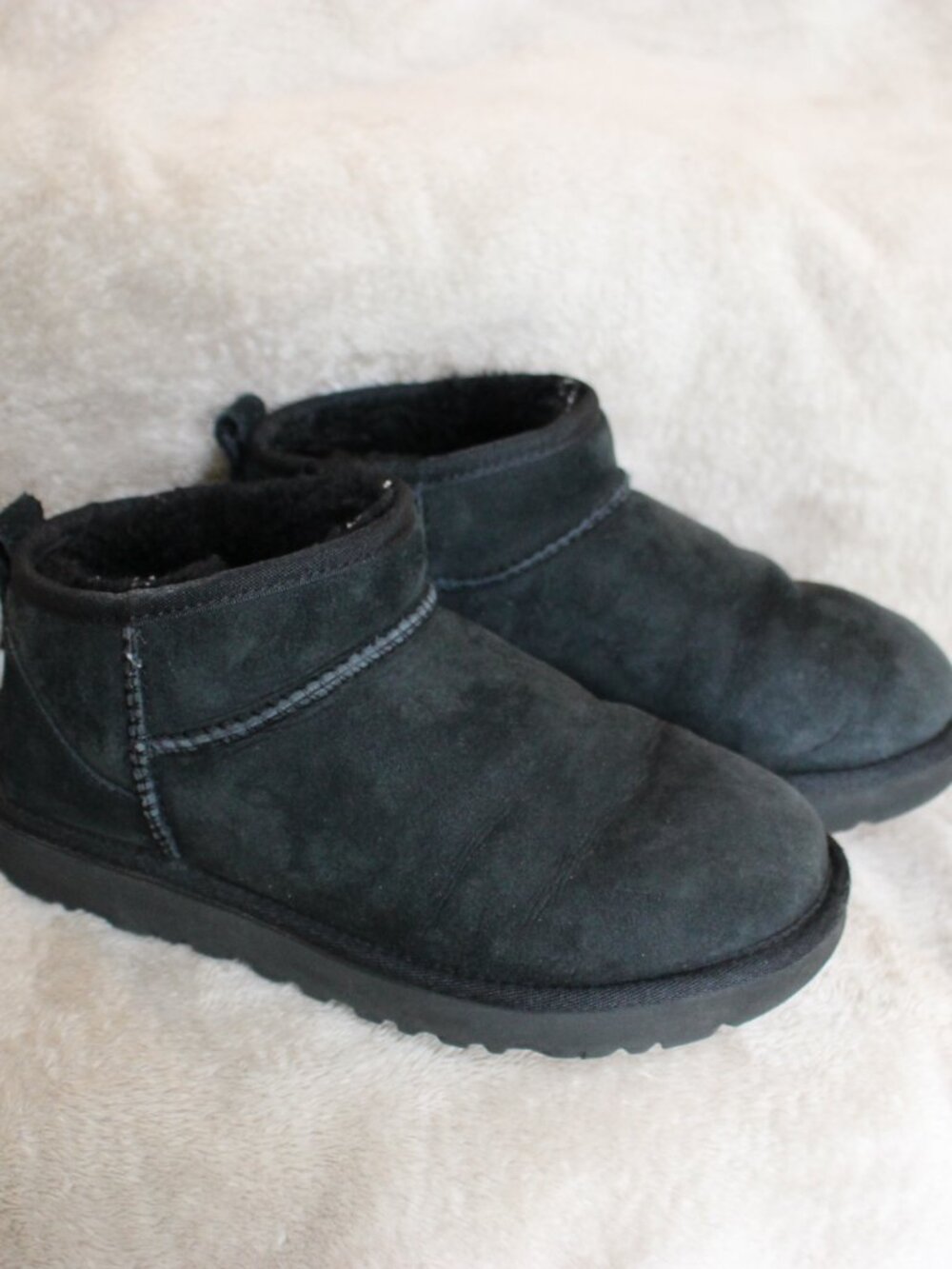 UGG Classic Ultra Mini - Black - Size 7